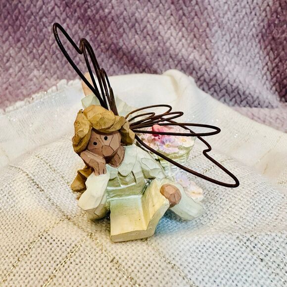 Angel Figurine - Picture 4 of 4